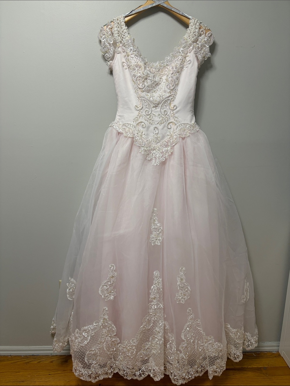 Mary’s Bridal Style 4203 Pink White Beaded Wedding Dress Gown‎ Size 8 NWOT
